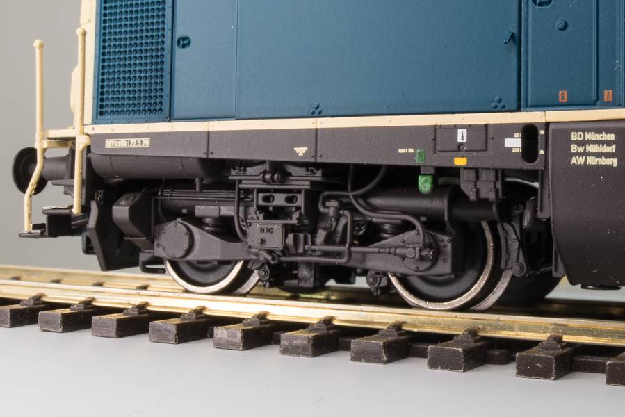 ESU Class V100 in H0