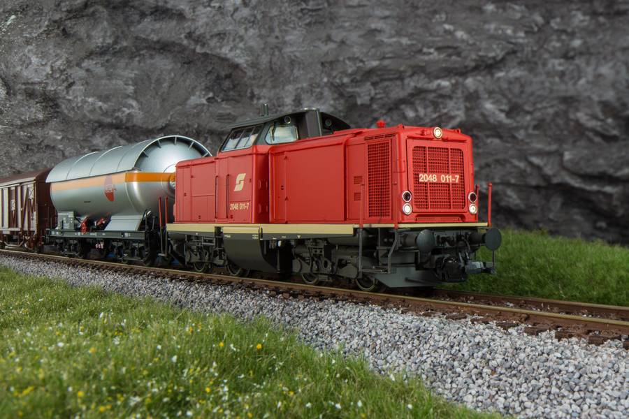 ESU Class V100 in H0
