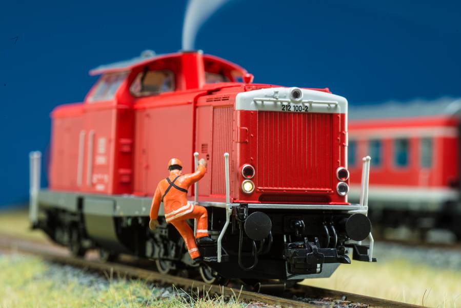 ESU Class V100 in H0